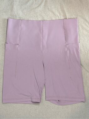 High-Rise Lavender Bike Shorts with Side Pockets
